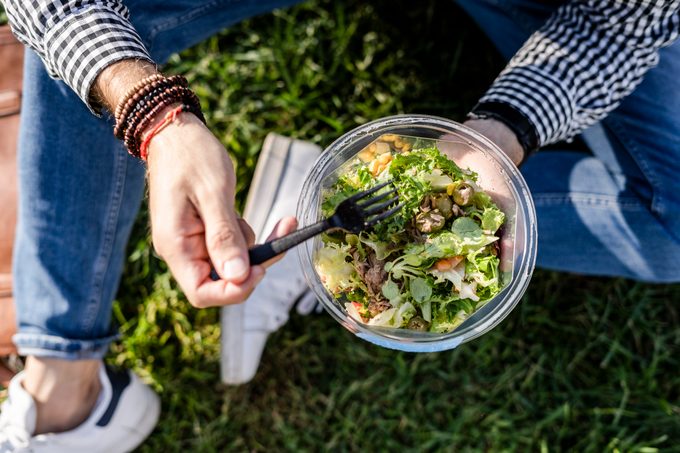 5 Eating Habits That Benefit Your Mental Health, a Registered Dietitian Says