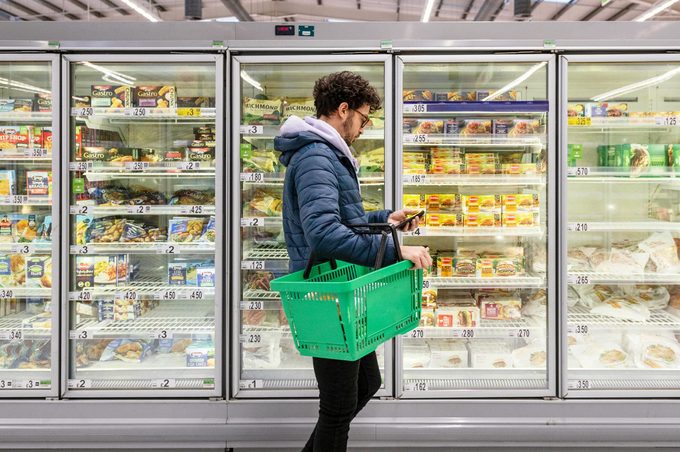 Do ‘Forever Chemicals’ Leak Into Your Frozen Foods in the Microwave? Experts Respond