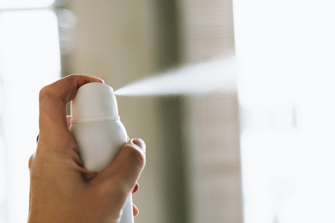 Recall of 7 Major Shampoo Brands in 43 States Warns of Toxin Risk